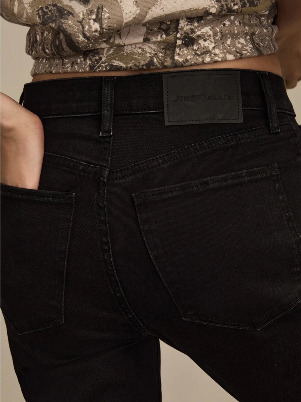 Lucky Brand Black High-Rise Flare Jeans - Picture 5 of 9